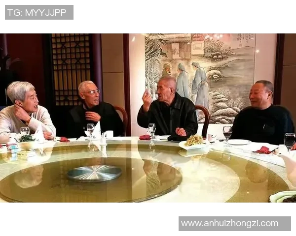 足球明星欢聚一堂碰杯庆祝精彩瞬间视频回顾